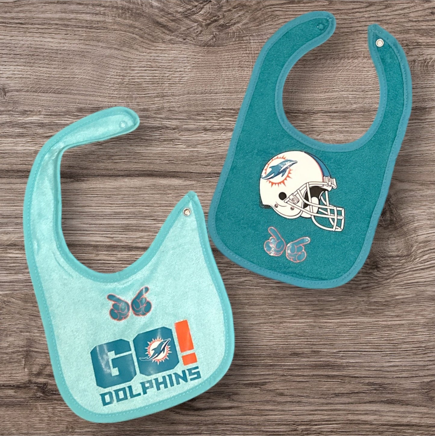 Bibs for Baby/Toddlers - Cartoon Character and Sports Teams