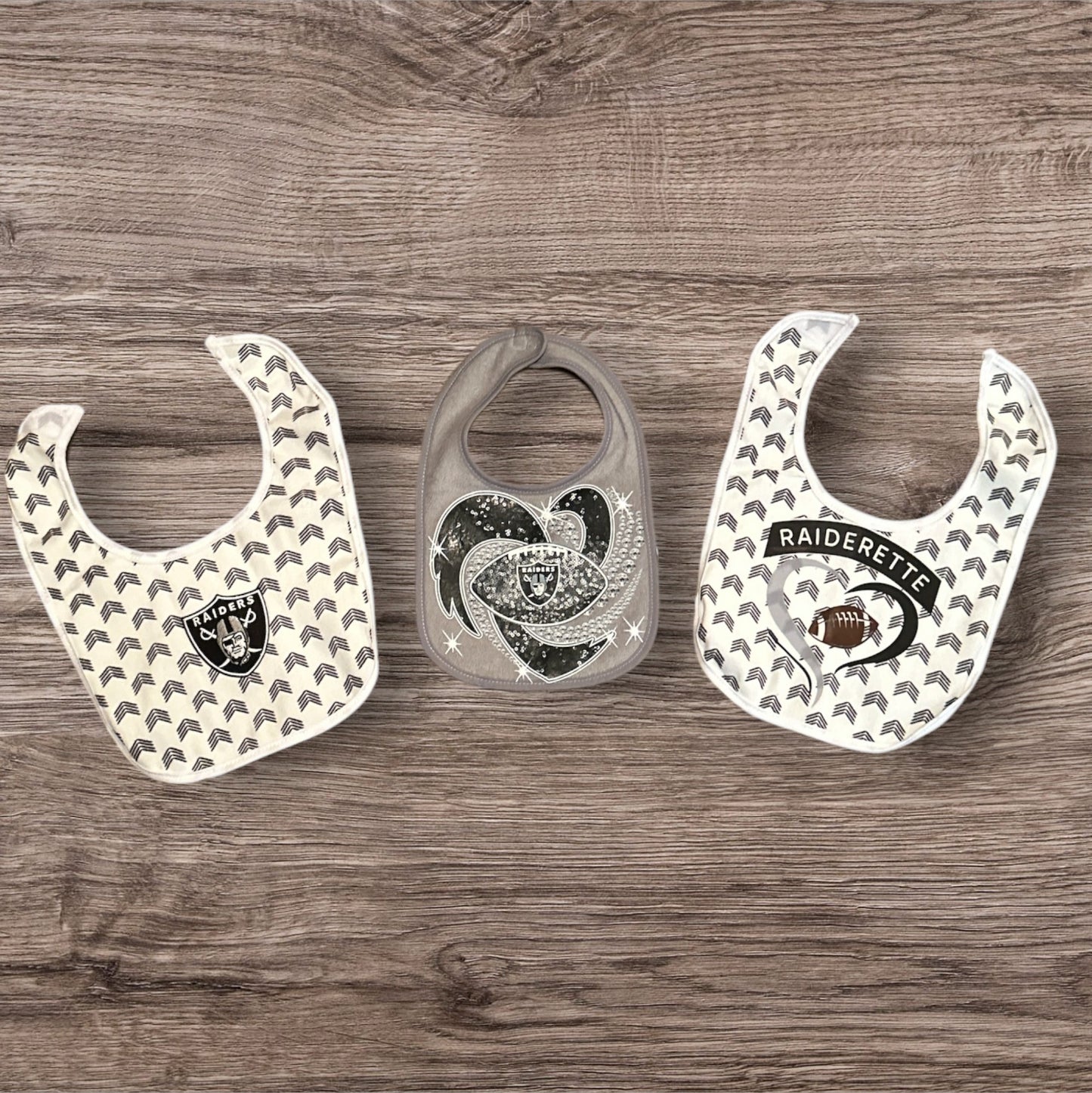 Bibs for Baby/Toddlers - Cartoon Character and Sports Teams